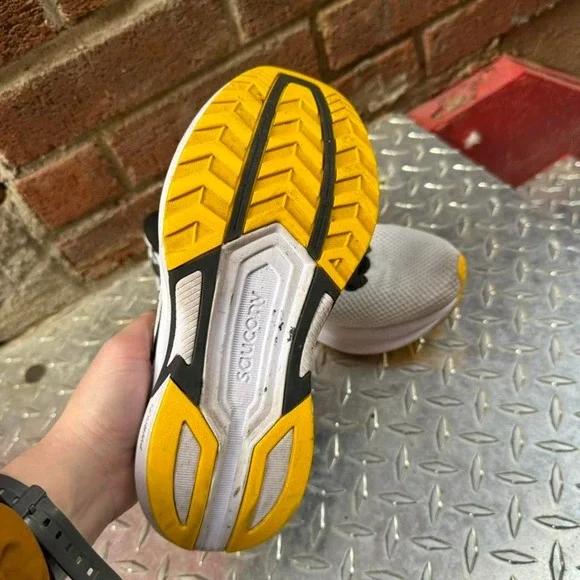 Saucony PWRRUN Sneakers Women's Size 6.5 Black White Yellow Checker Work Out - Picture 3 of 7